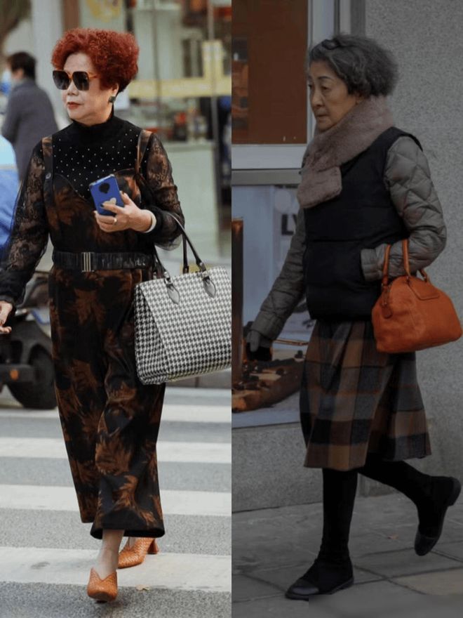 ：男不穿皮鞋女不穿高跟到老都不油腻bsport体育上海老年人真会打扮(图5)