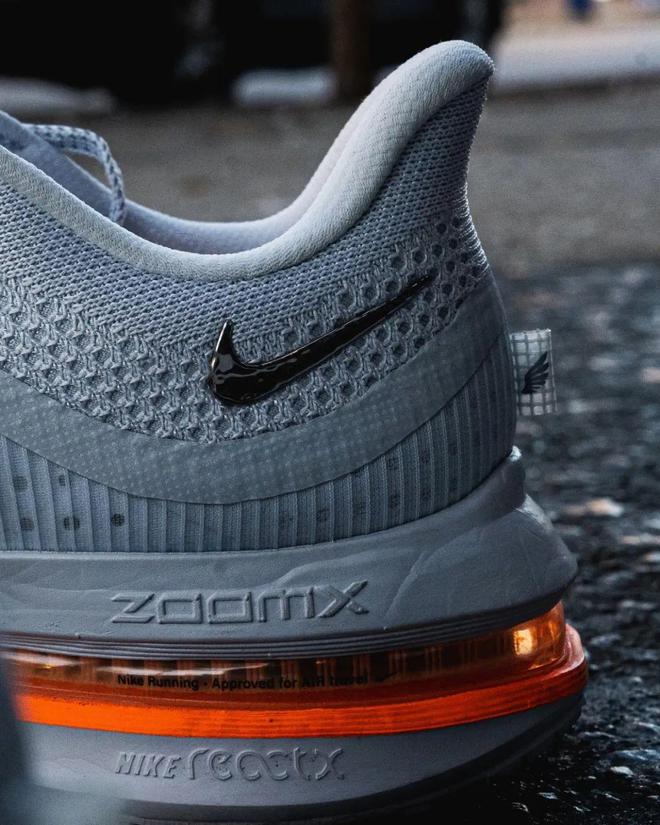 Nike跑鞋把能给的都给足了必一体育网站配置诱人！这双(图3)