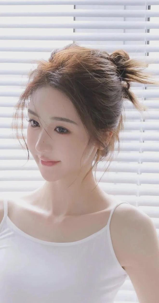 别J嗯嗯頂到里面了女女必一体育运动app啊